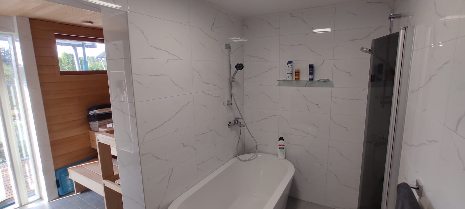 Kylpyhuone jälkeen 1