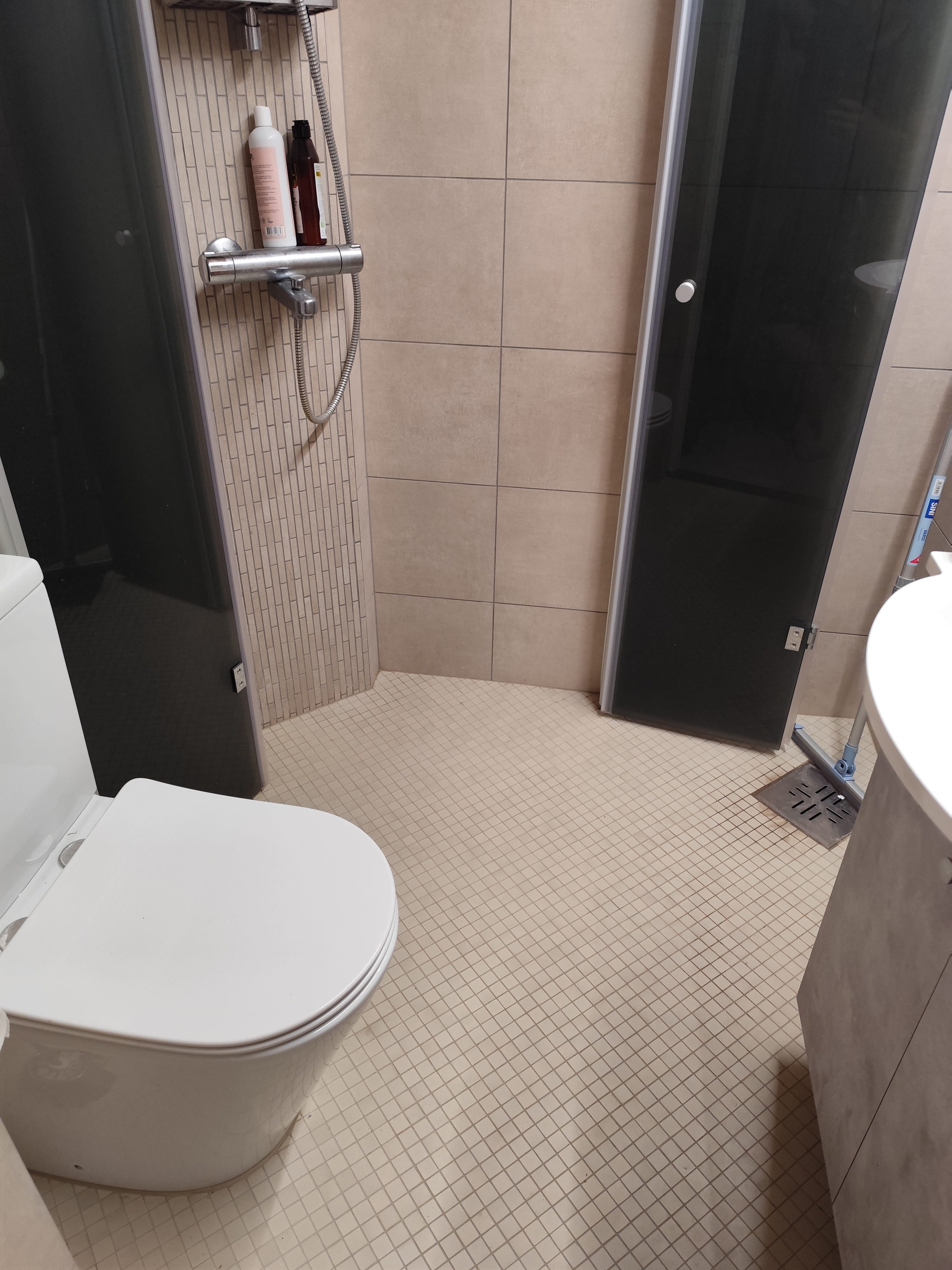 Kylpyhuone jälkeen 2