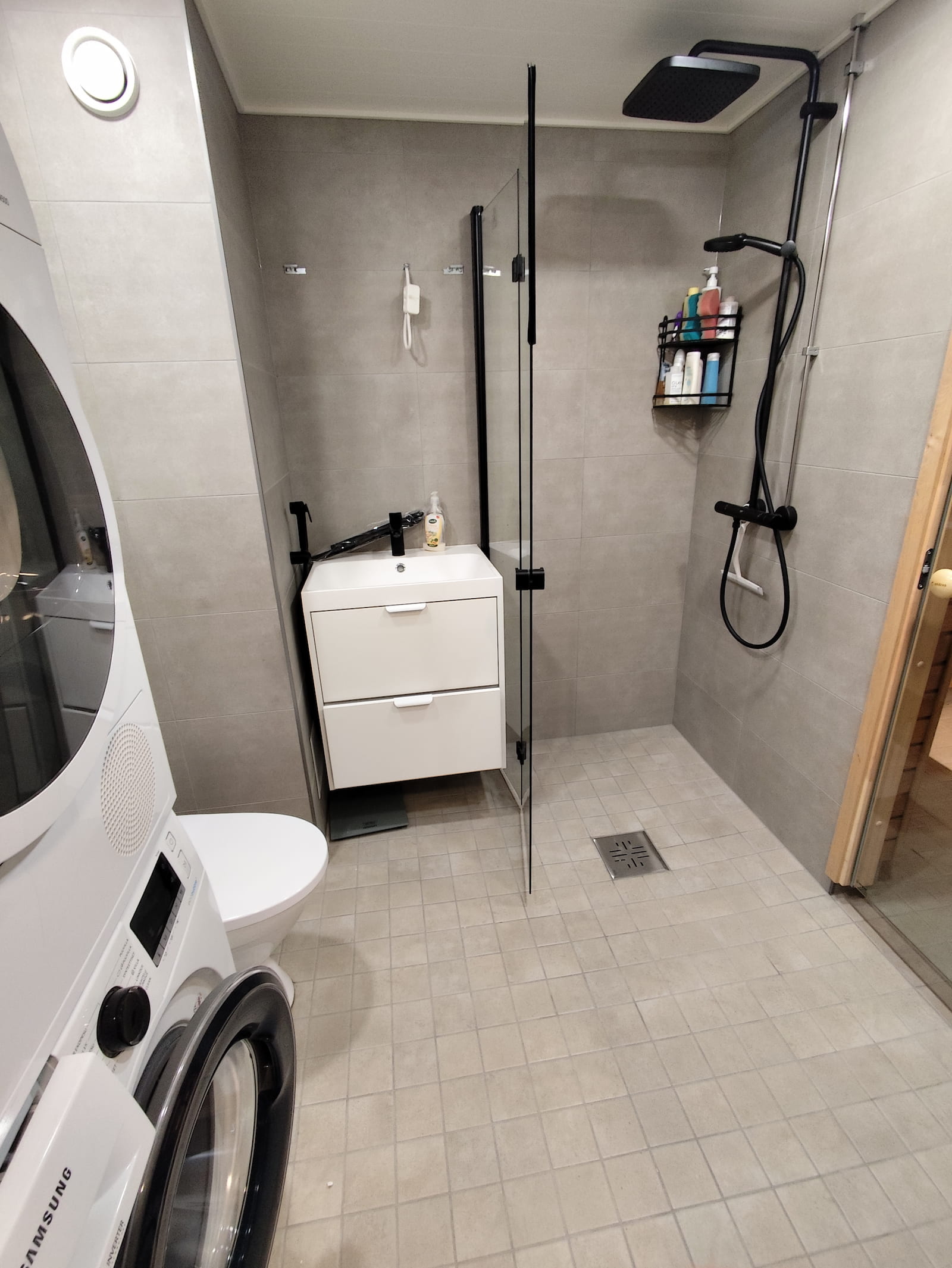 Kylpyhuone jälkeen 2